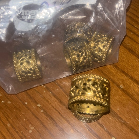 Vintage Brass Floral Napkin Holders - Picture 2 of 6